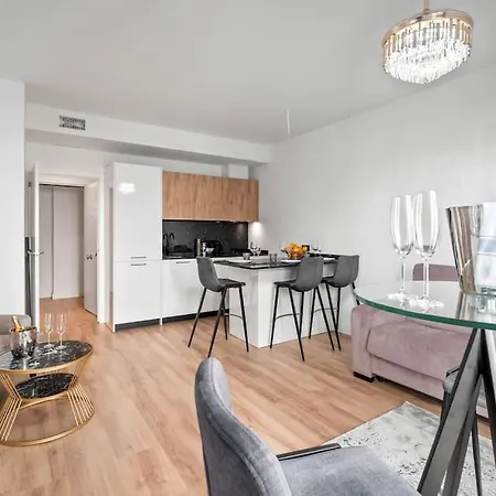 In The Heart Puerto Banus Luxurious Apartment