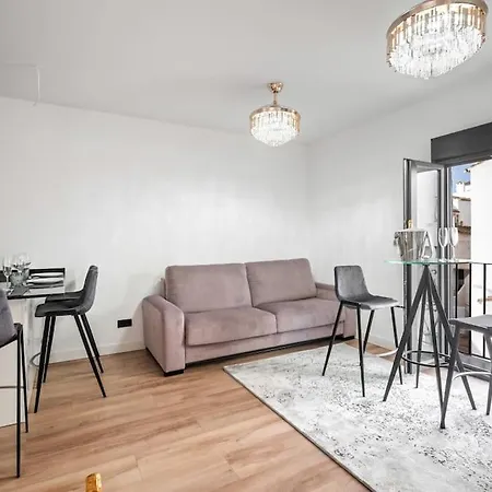 In The Heart Puerto Banus Luxurious Apartment