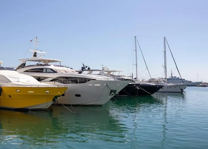 In The Heart Puerto Banus Luxurious Apartment *